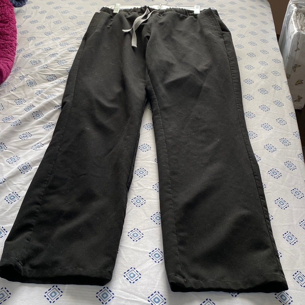 Figs black petite scrub pant. Only worn a few times